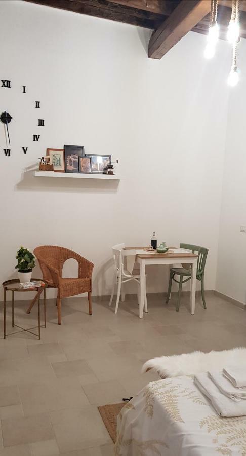 Casa Albicocca - In The Heart Of The Old Town Apartment *